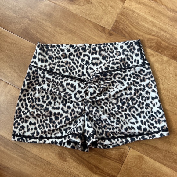 Muscle Nation Scrunch Booty shorts- Rachel Edition - Picture 2 of 3